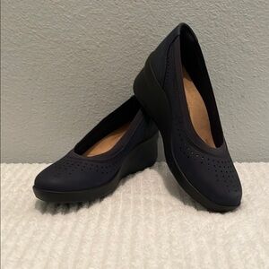 Clarks navy Flats Slip-On Comfort Loafers